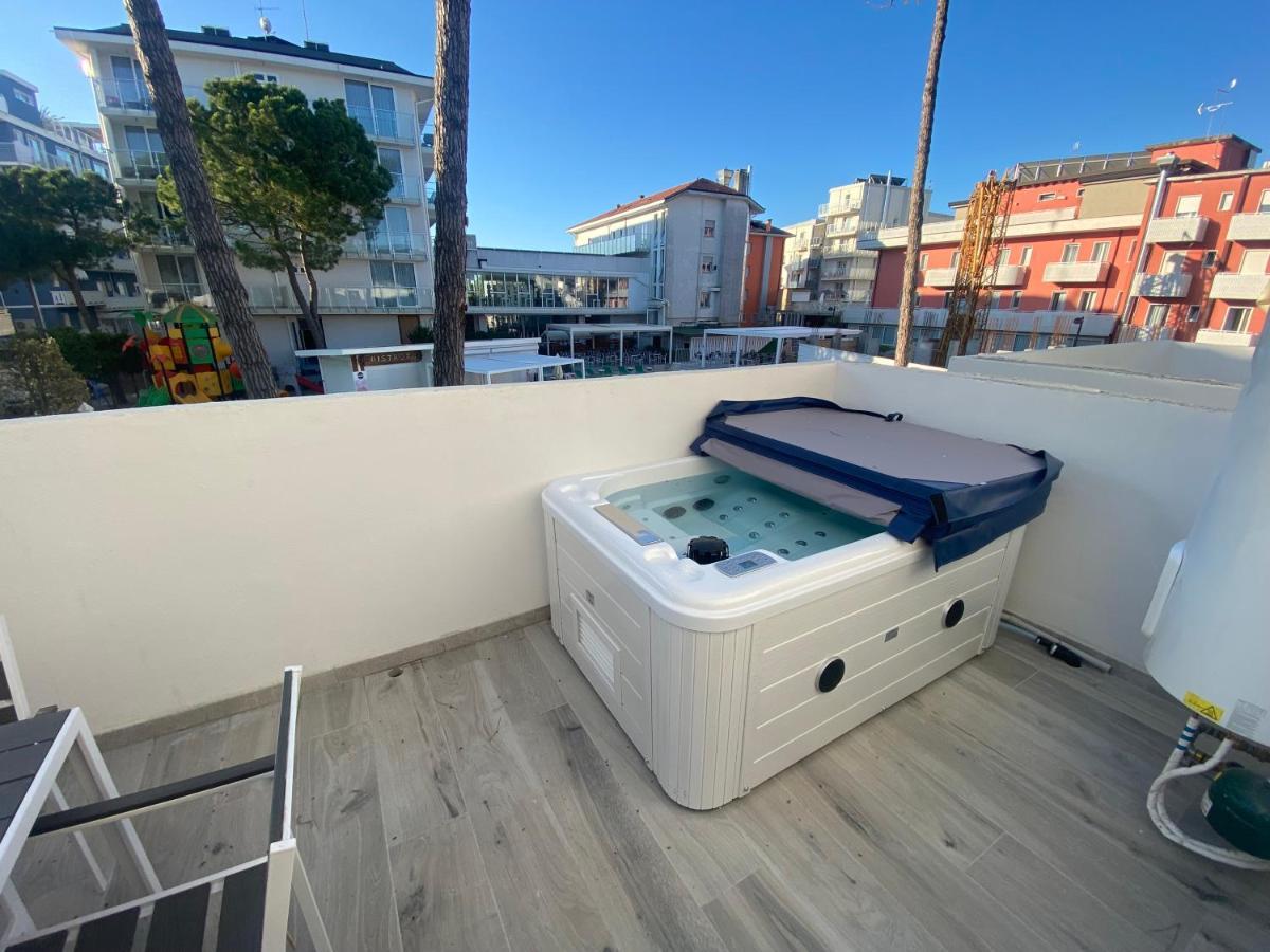 Marina Suites & Apartments 4 Stelle S Caorle Eksteriør billede