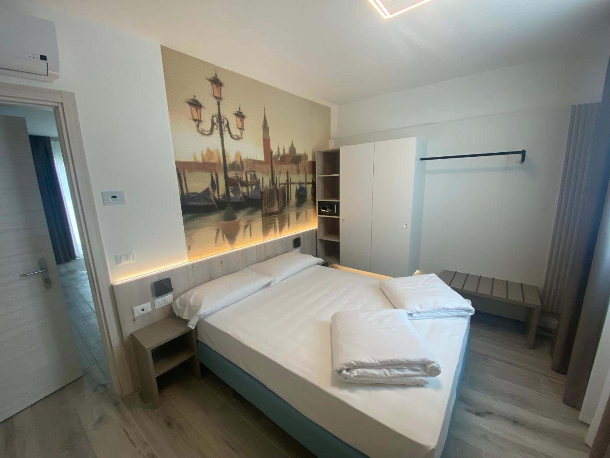 Marina Suites & Apartments 4 Stelle S Caorle Eksteriør billede