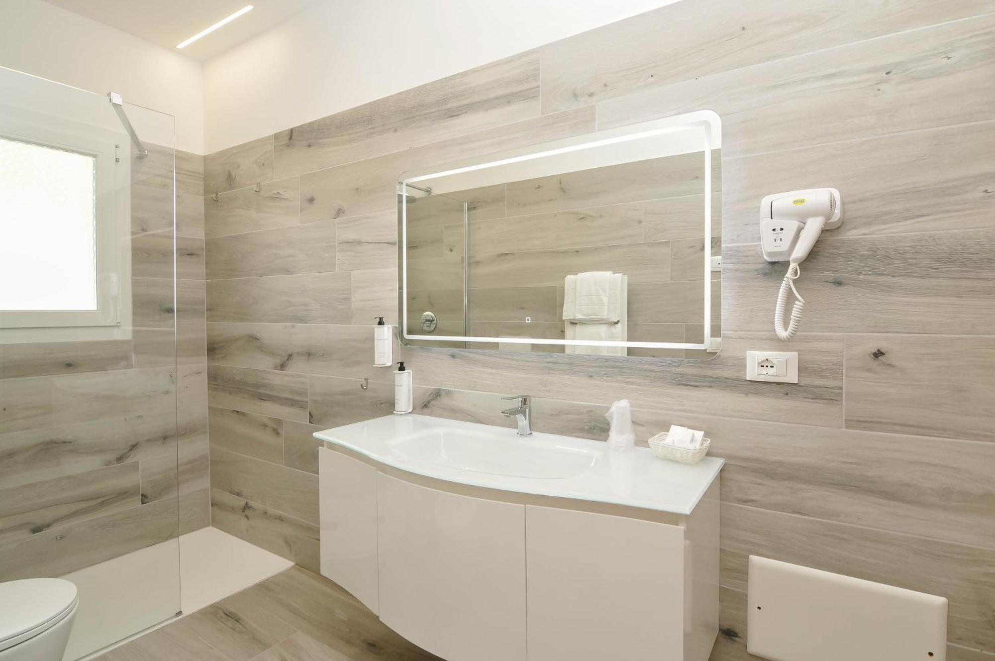 Marina Suites & Apartments 4 Stelle S Caorle Eksteriør billede