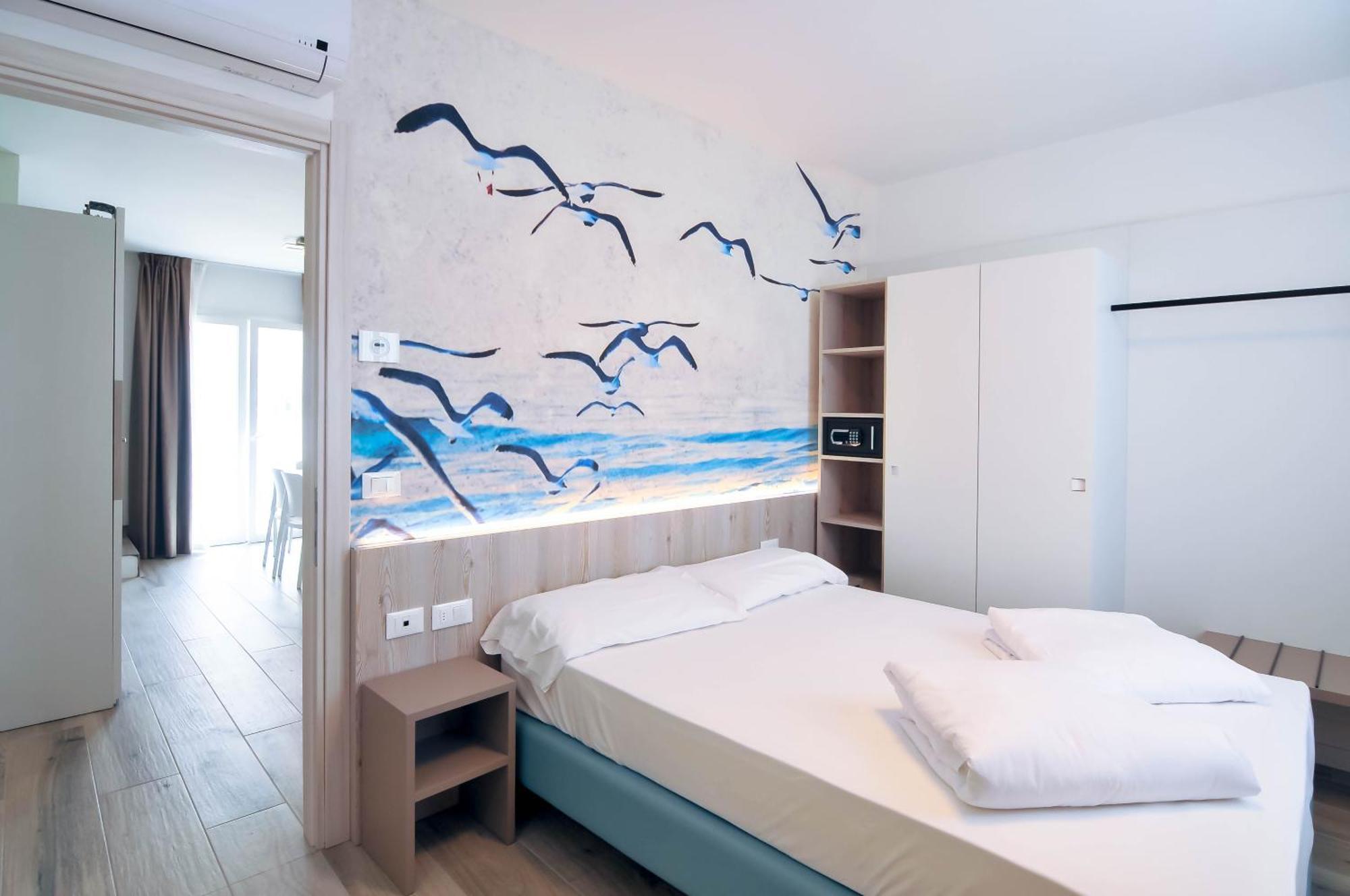 Marina Suites & Apartments 4 Stelle S Caorle Eksteriør billede