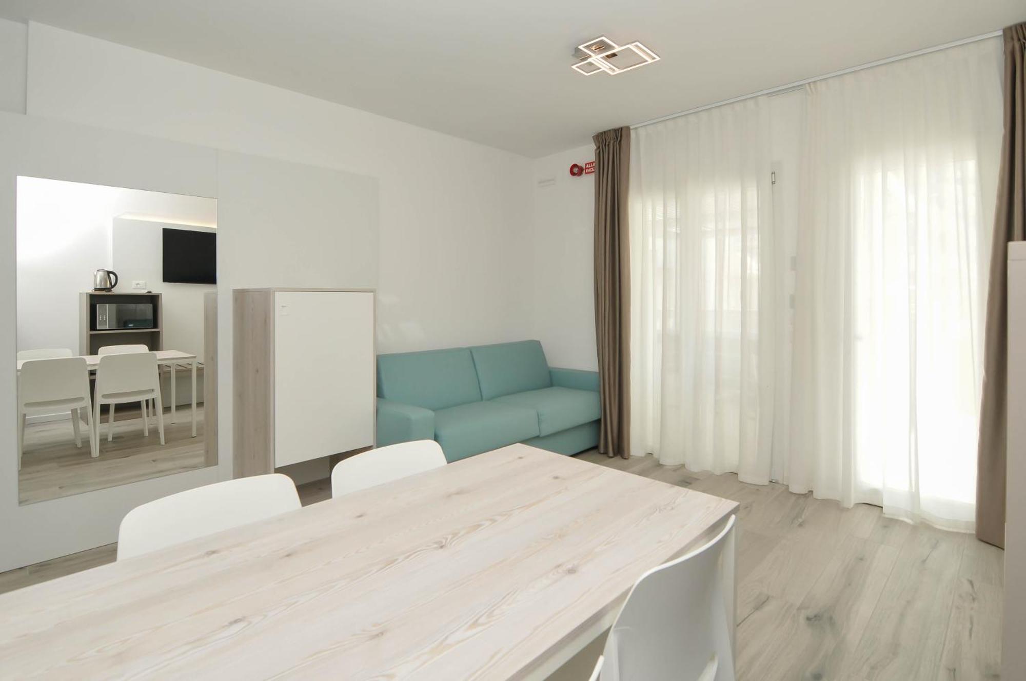 Marina Suites & Apartments 4 Stelle S Caorle Eksteriør billede