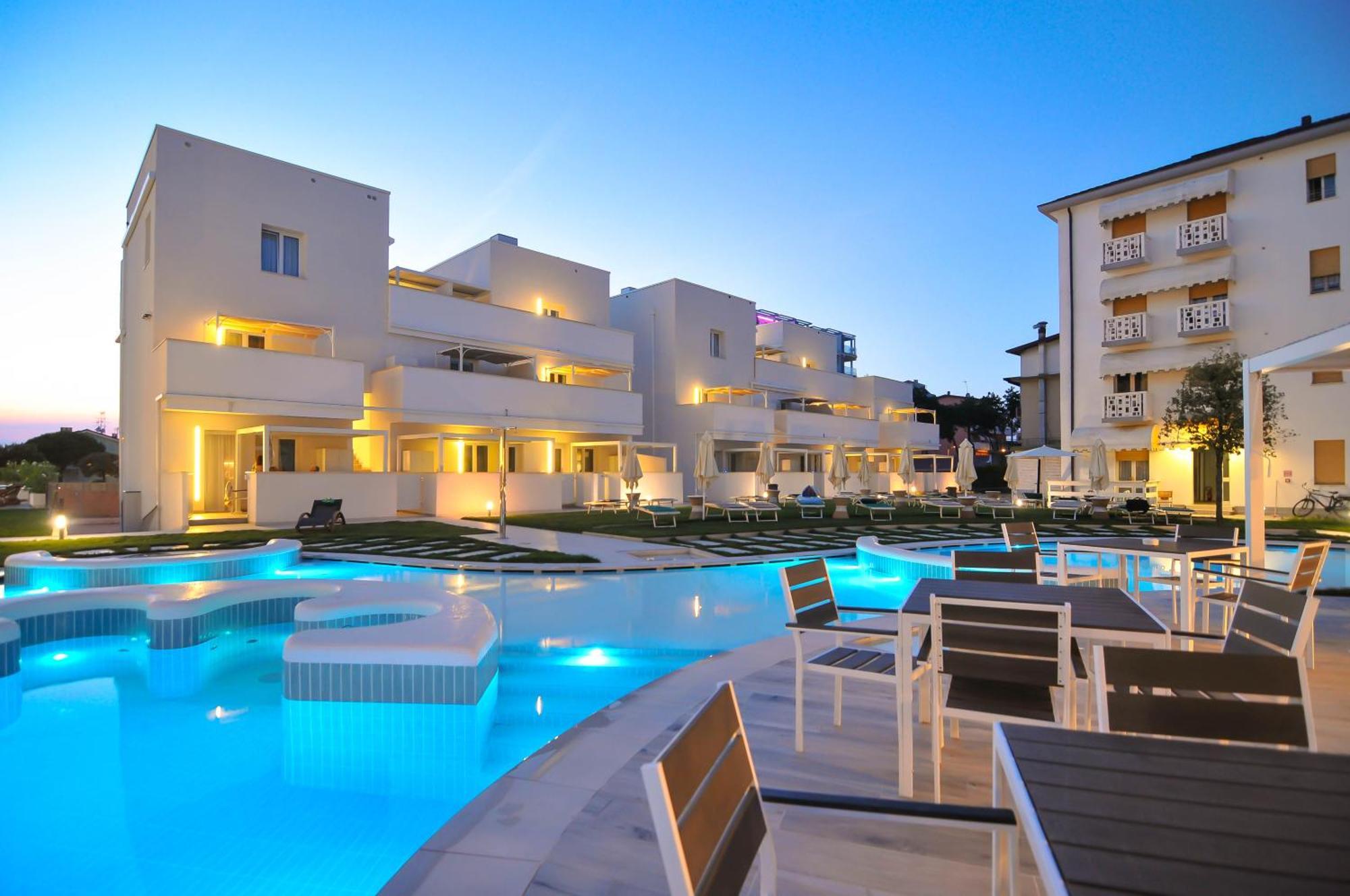 Marina Suites & Apartments 4 Stelle S Caorle Eksteriør billede